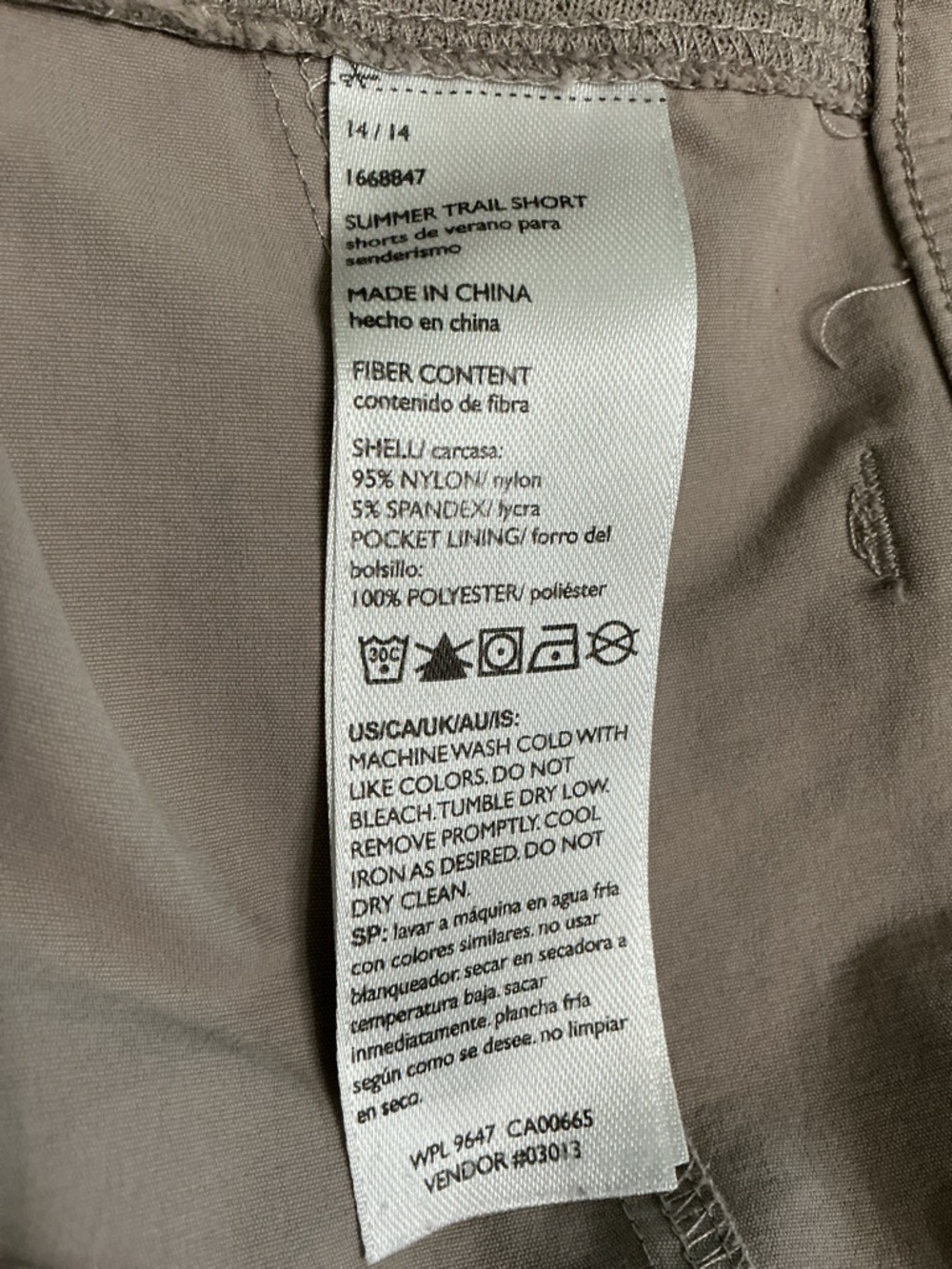 Eddie Bauer Women's Cargo Shorts in Taupe - Picture 4 of 4